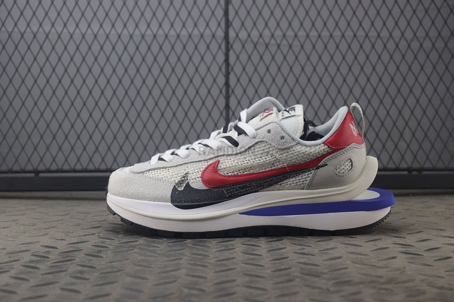 [NEWTOP공장]나이키 x 사카이 베이퍼와플 로얄 푸시아