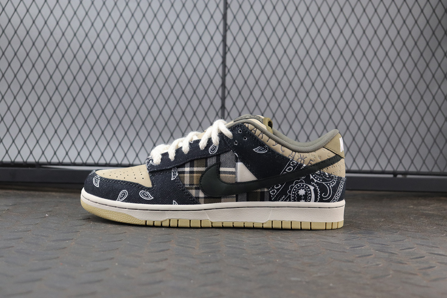 [M공장]나이키 x 트래비스 스캇 SB 덩크 로우