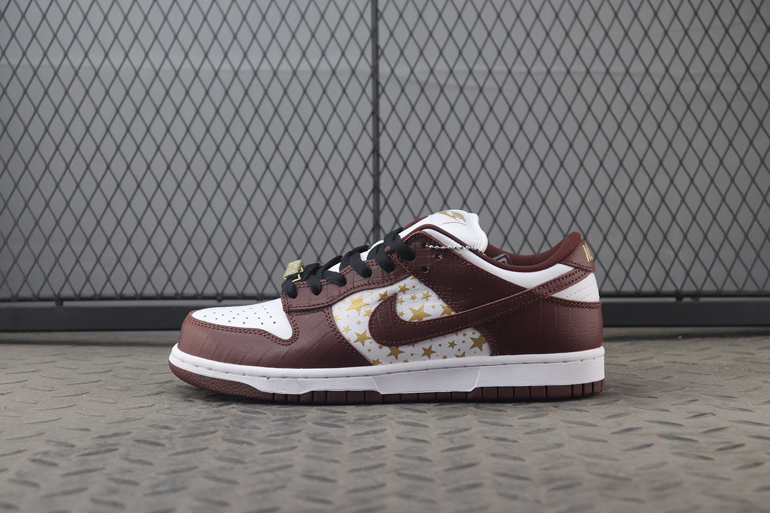 [H12공장]나이키 x 슈프림 SB 덩크 로우 바크루트 브라운