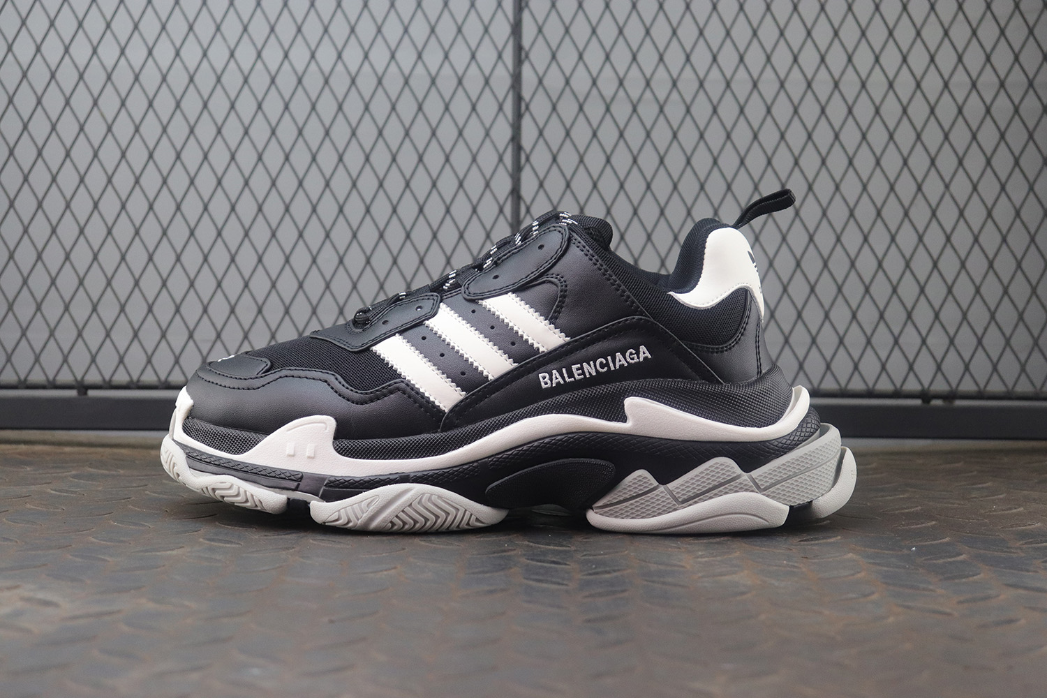 [OK공장][수정버전]발렌시아가 x 아디다스 트리플 S 스니커즈 블랙