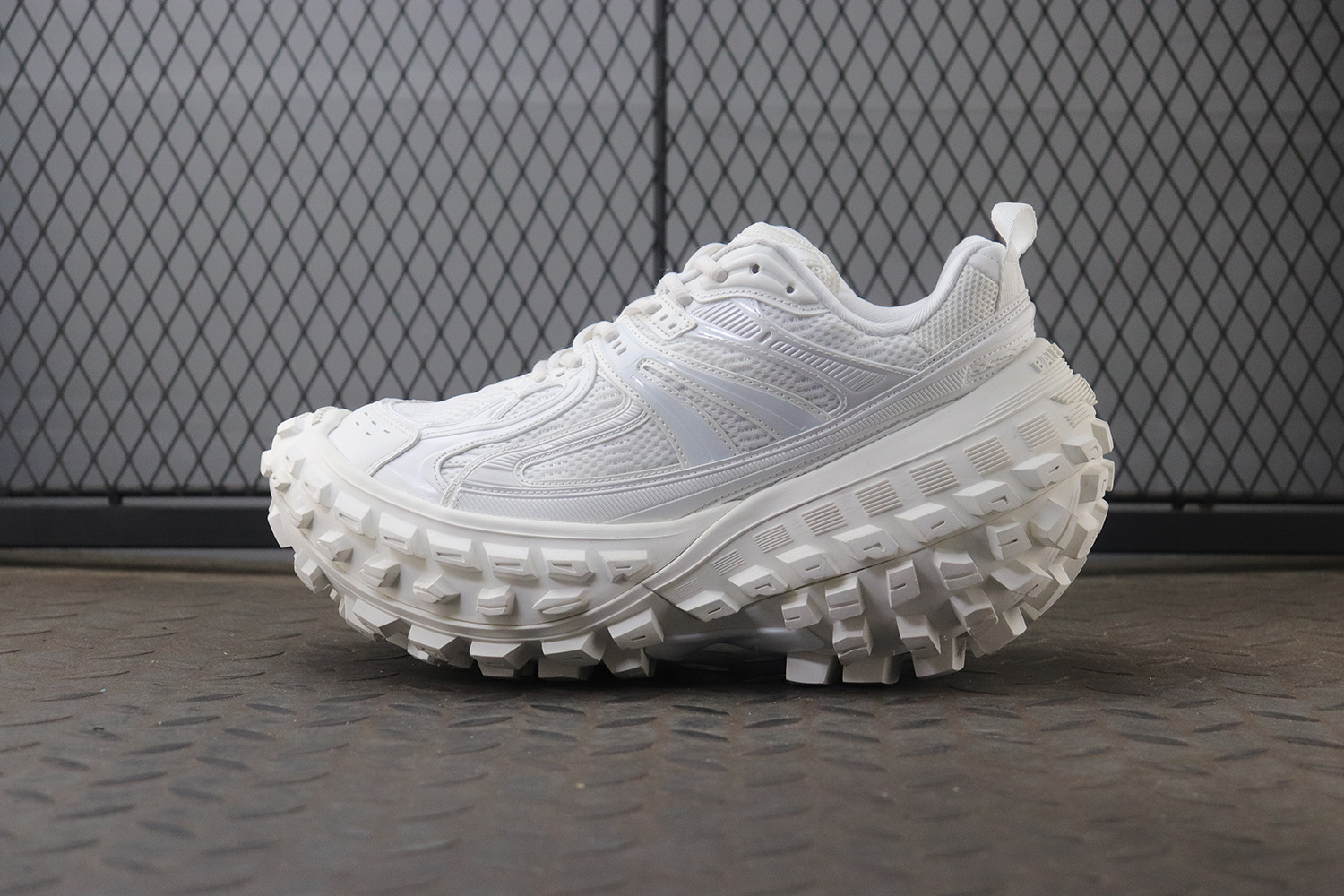 [NEW CY공장]발렌시아가 디펜더 스니커즈 라이트 베이지