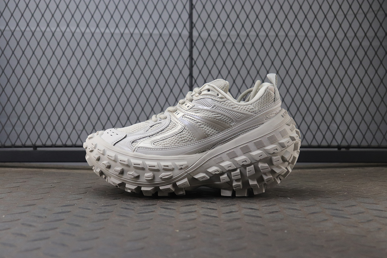 [NEW CY공장]발렌시아가 디펜더 스니커즈 베이지