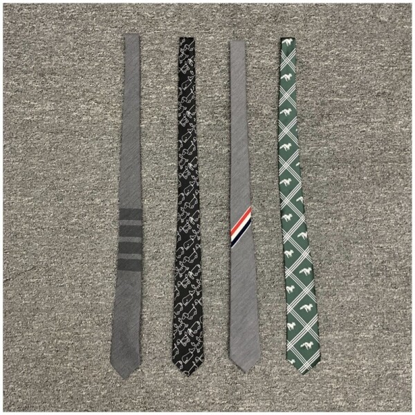 톰브라운 넥타이