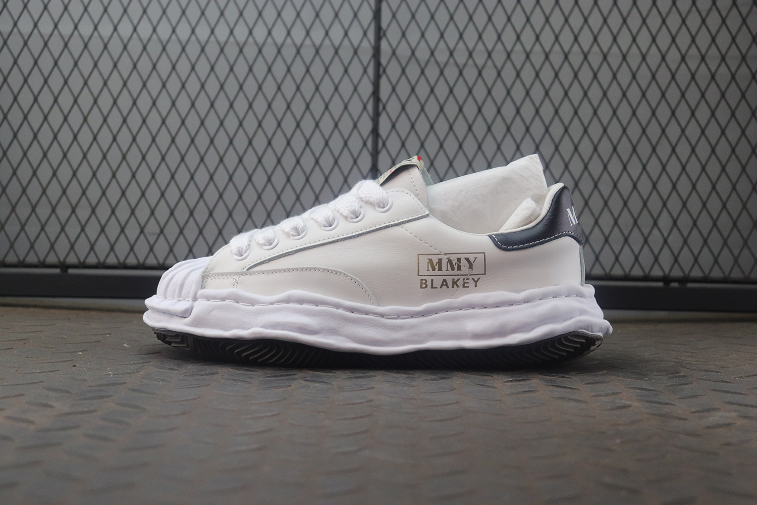 메종 미하라 야스히로 블레이키 OG 솔 레더 로우탑 스니커즈 화이트