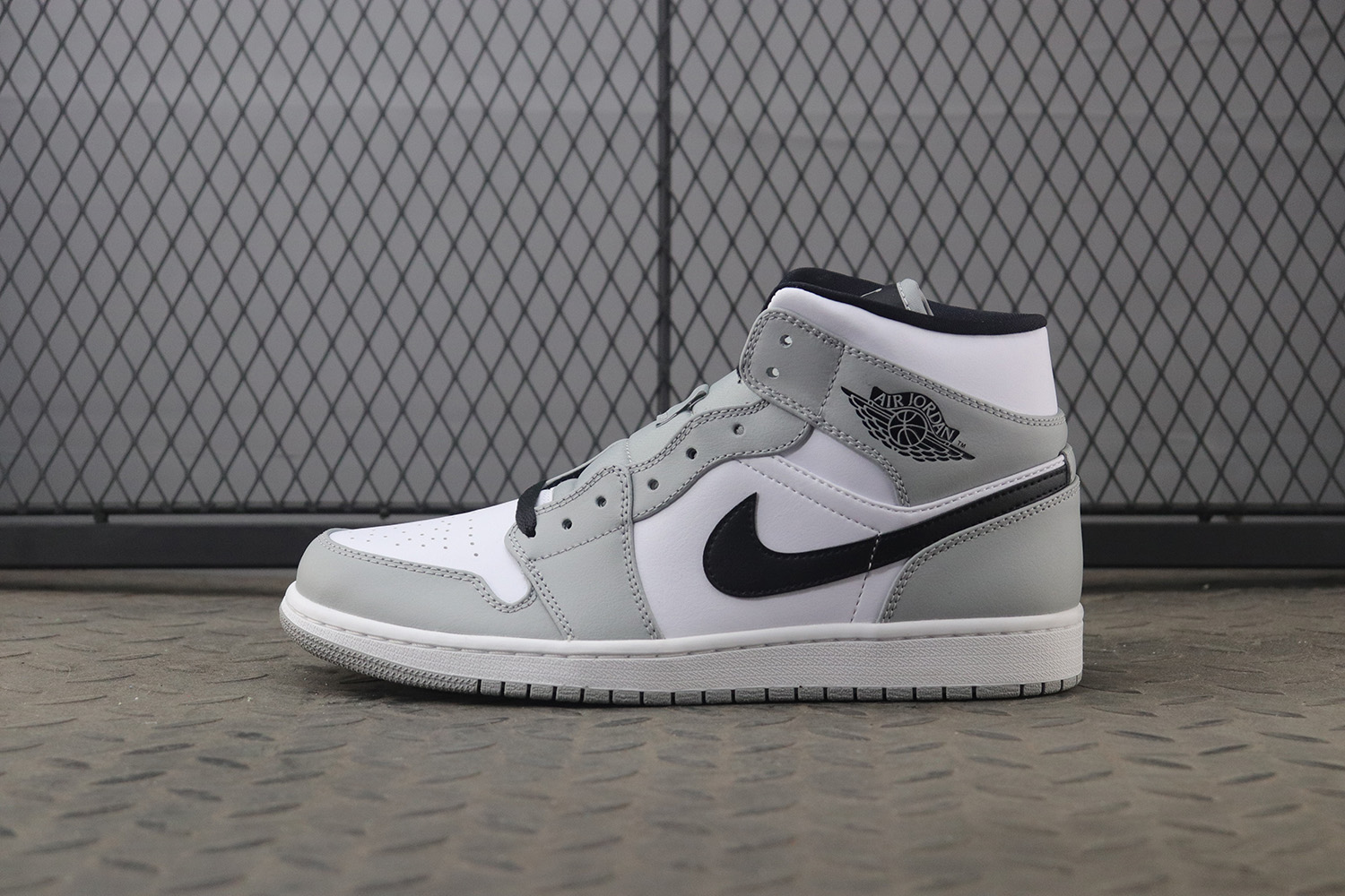 조던 1 미드 라이트 스모크 그레이