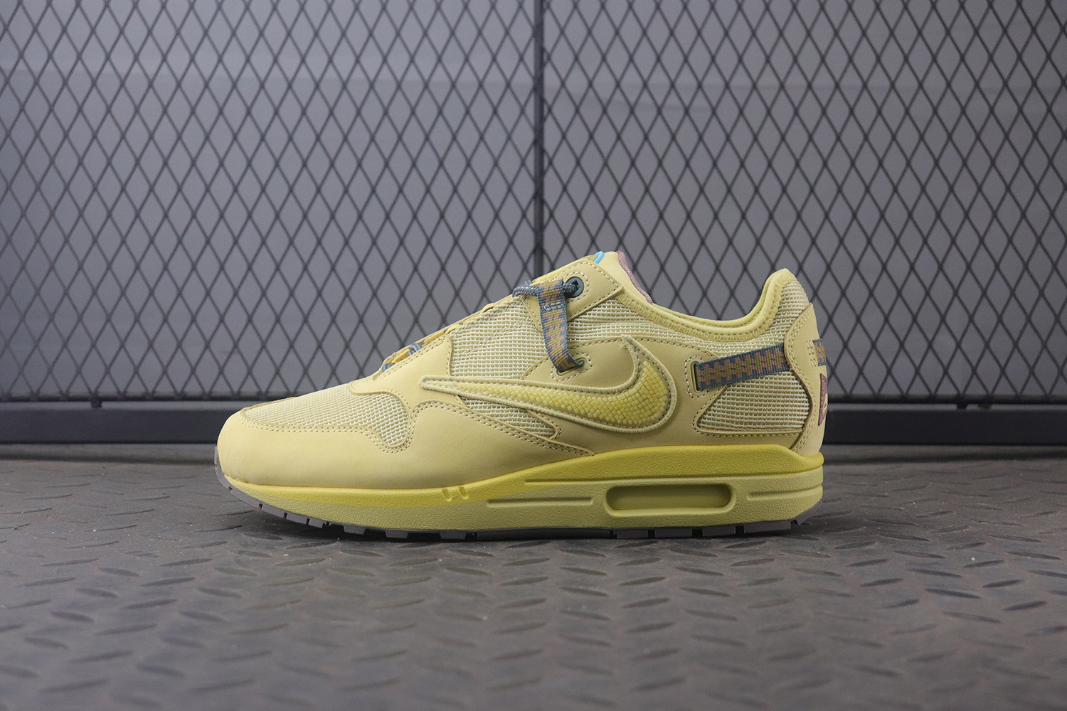 [H12공장]나이키 x 트래비스 스캇 에어맥스 1 캑터스 골드