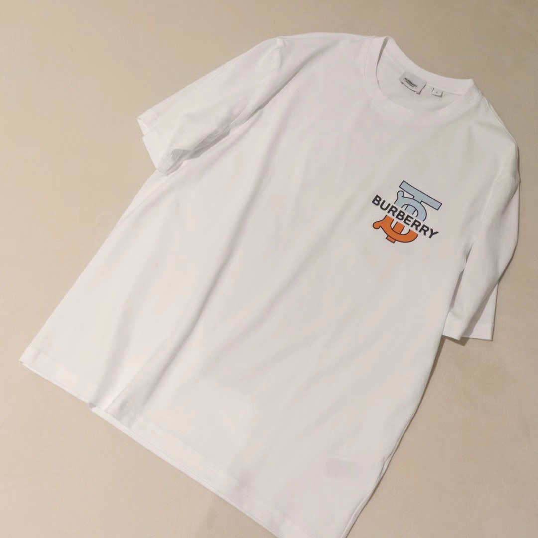 버버리 반팔티(화이트,블랙)