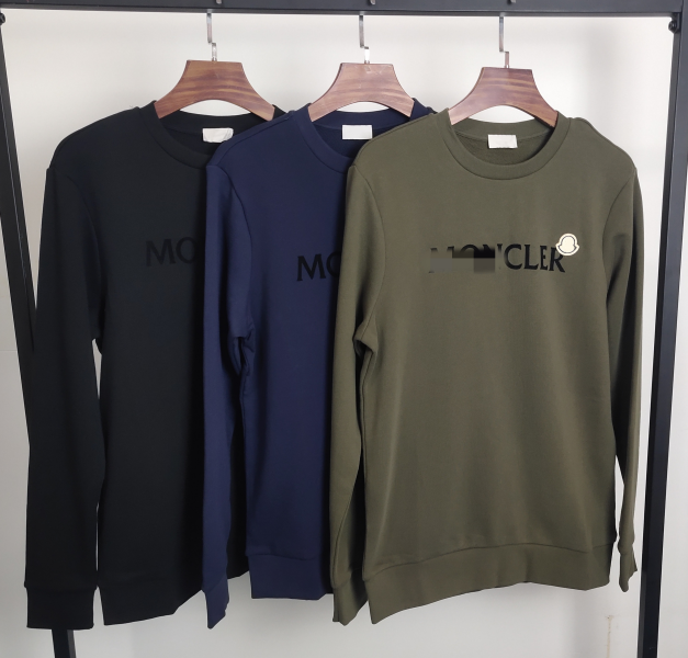 몽클레어 Zeus Flocked Letter 크루넥 맨투맨