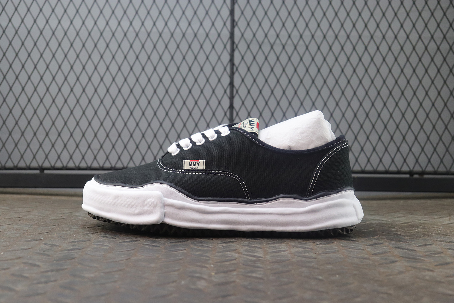 메종 미하라 야스히로 베이커 OG 솔 캔버스 로우 컷 스니커즈 블랙