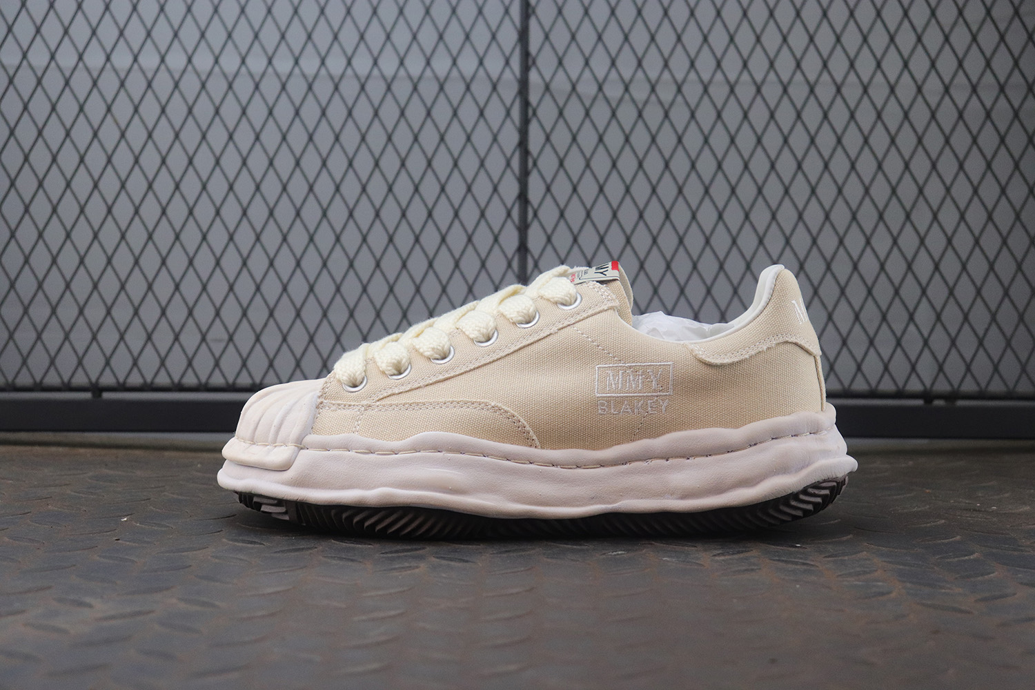 메종 미하라 캔버스 로우탑 스니커즈 야스히로 블레이키 OG 솔 화이트